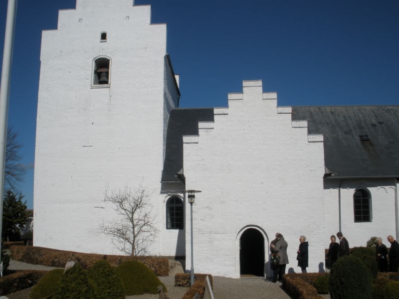 vejlby kirke.jpg